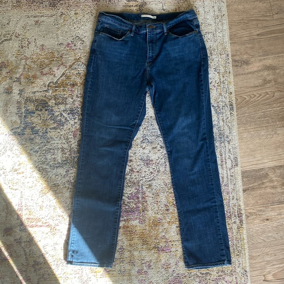 Levi’s Classic Straight Jeans - Picture 4 of 9